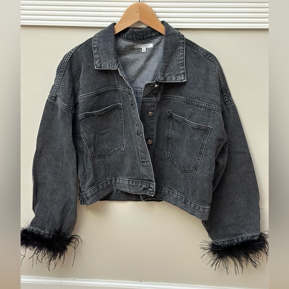 NWOT Windsor Here to Standout Marabou Sleeve Denim Jacket - Picture 1 of 4